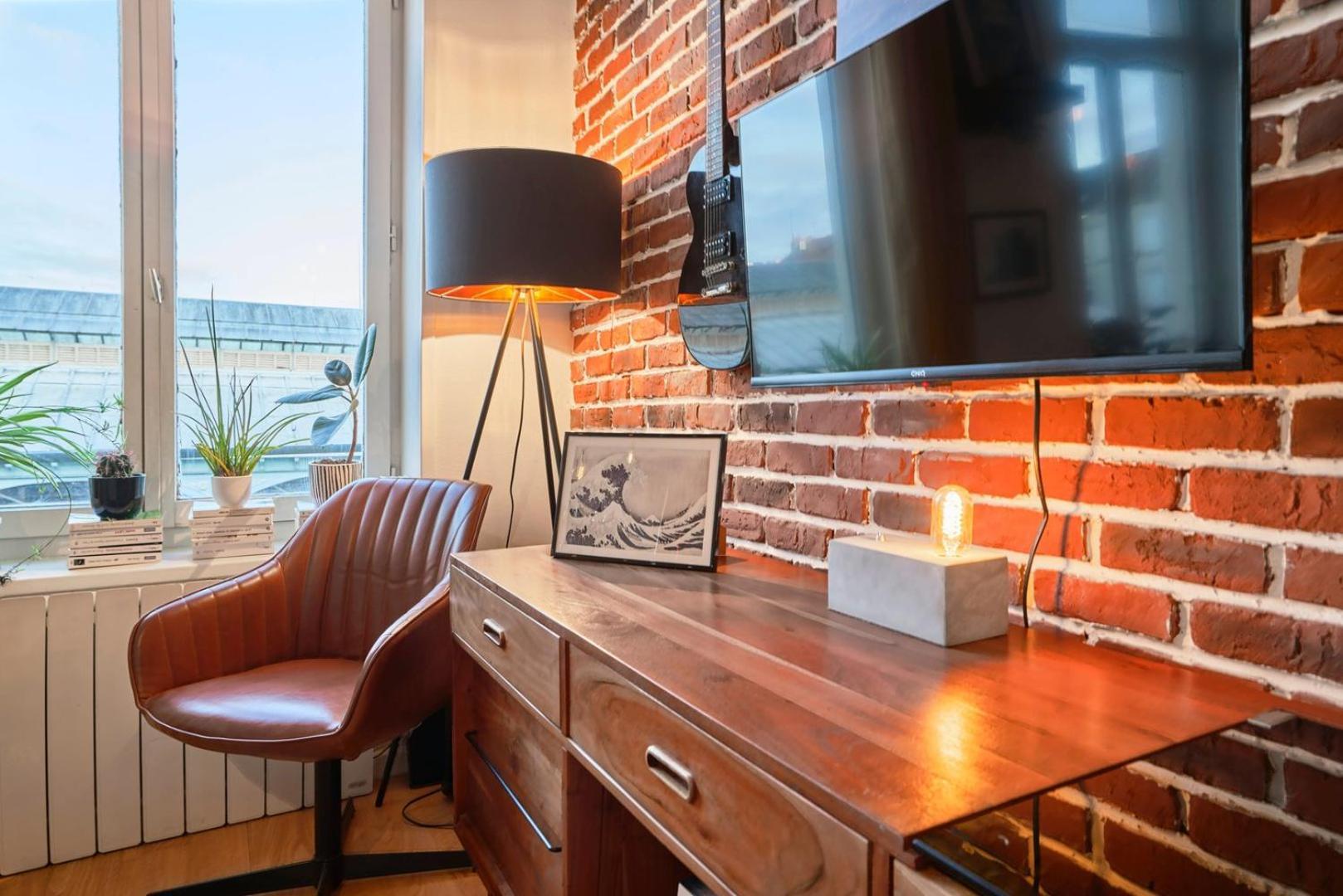 1 Bedroom Apartment Near Metro, Shops & Schools Lilla Esterno foto