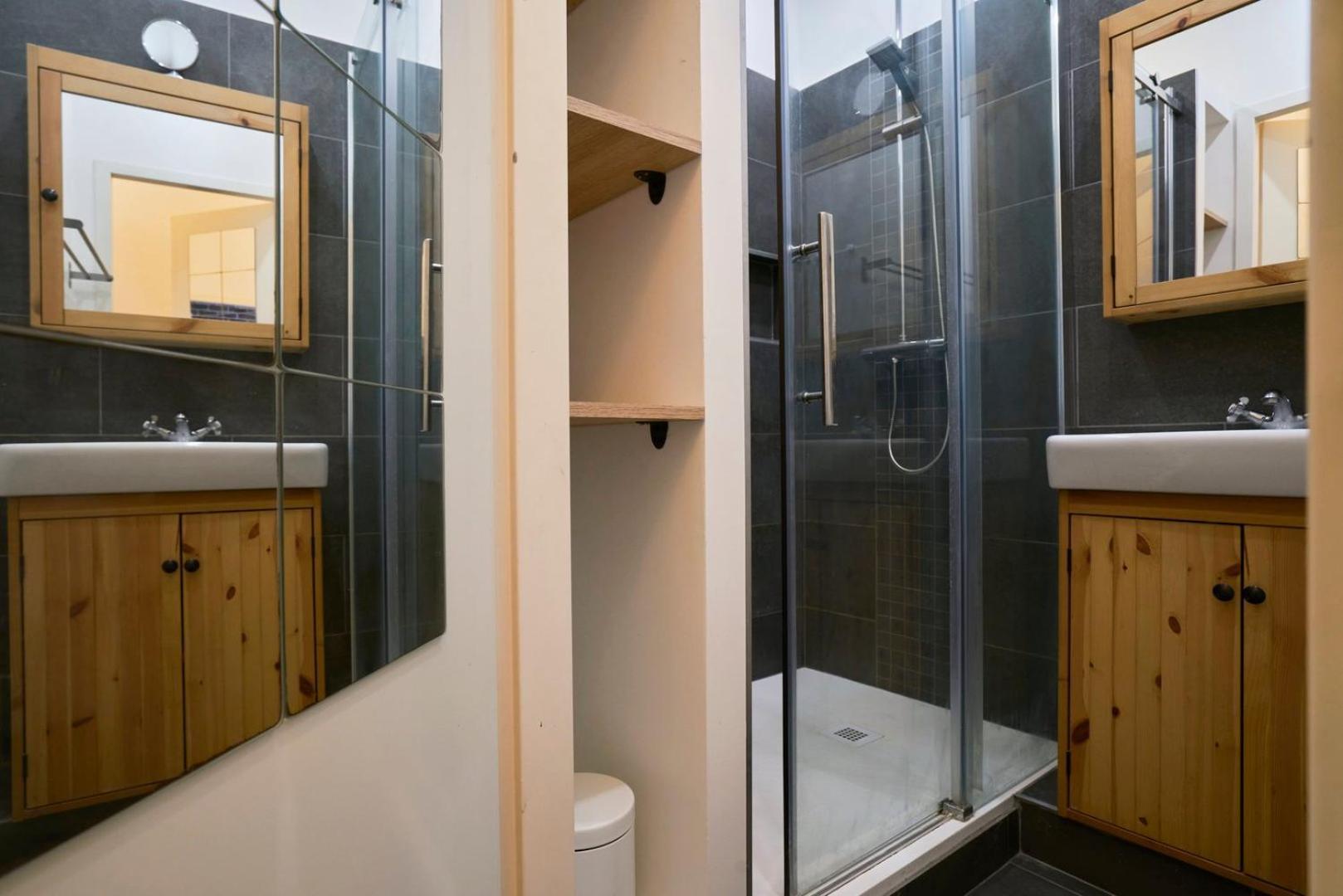 1 Bedroom Apartment Near Metro, Shops & Schools Lilla Esterno foto